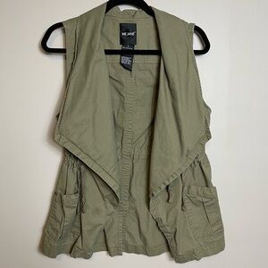 Me Jane Olive Green Open Front Vest Size Medium Sleeveless Cinch Waist